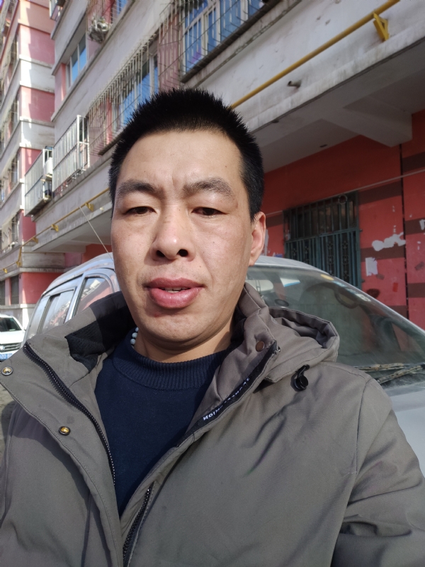 华哥的第二张照片--新疆闪婚服务中心
