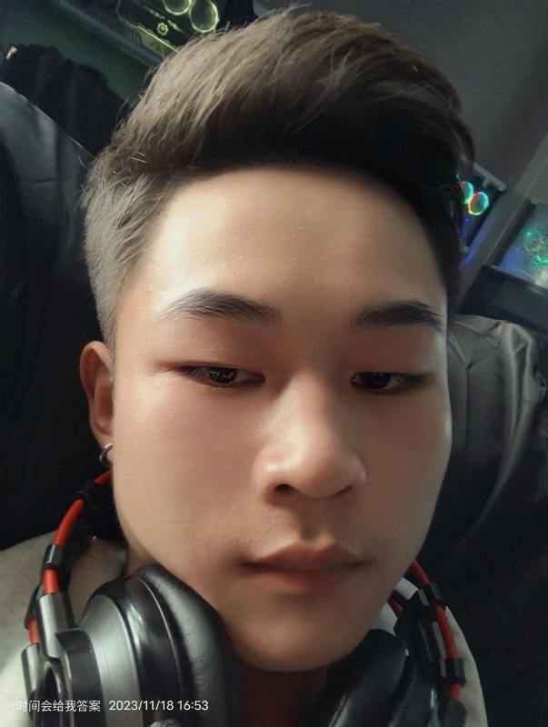 烦烦的小林的第一张照片--新疆闪婚服务中心