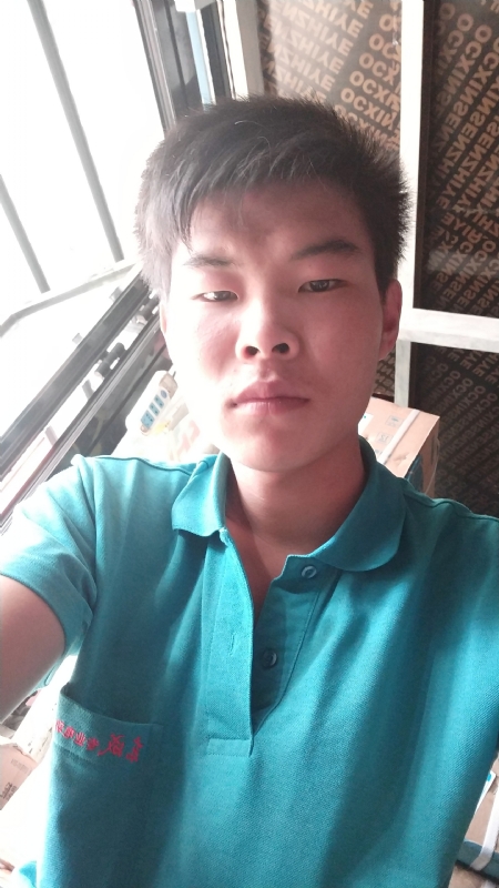 平凡的第一张照片--新疆闪婚服务中心