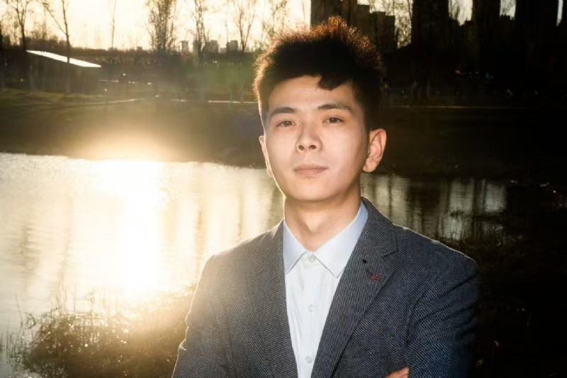 Hd的第一张照片--新疆闪婚服务中心