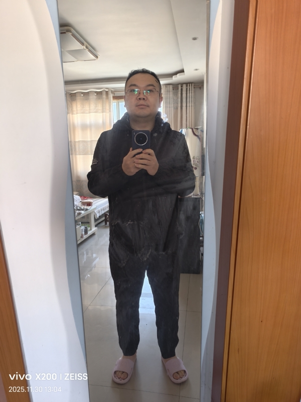 北狼的第一张照片--新疆闪婚服务中心