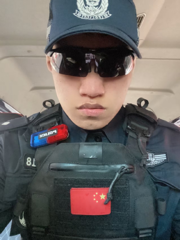 灵犀的第一张照片--新疆闪婚服务中心