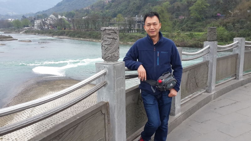 上下求索的第一张照片--新疆闪婚服务中心